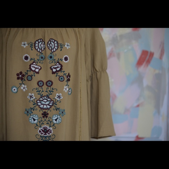 Gorgeous embroidered mustard yellow dress!! - Picture 8 of 8